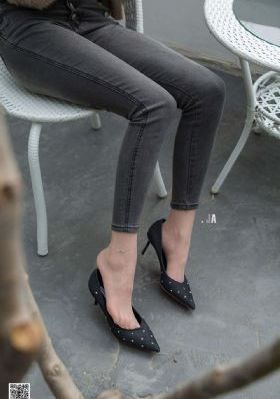 妈妈故意装睡儿子背后原因是什么